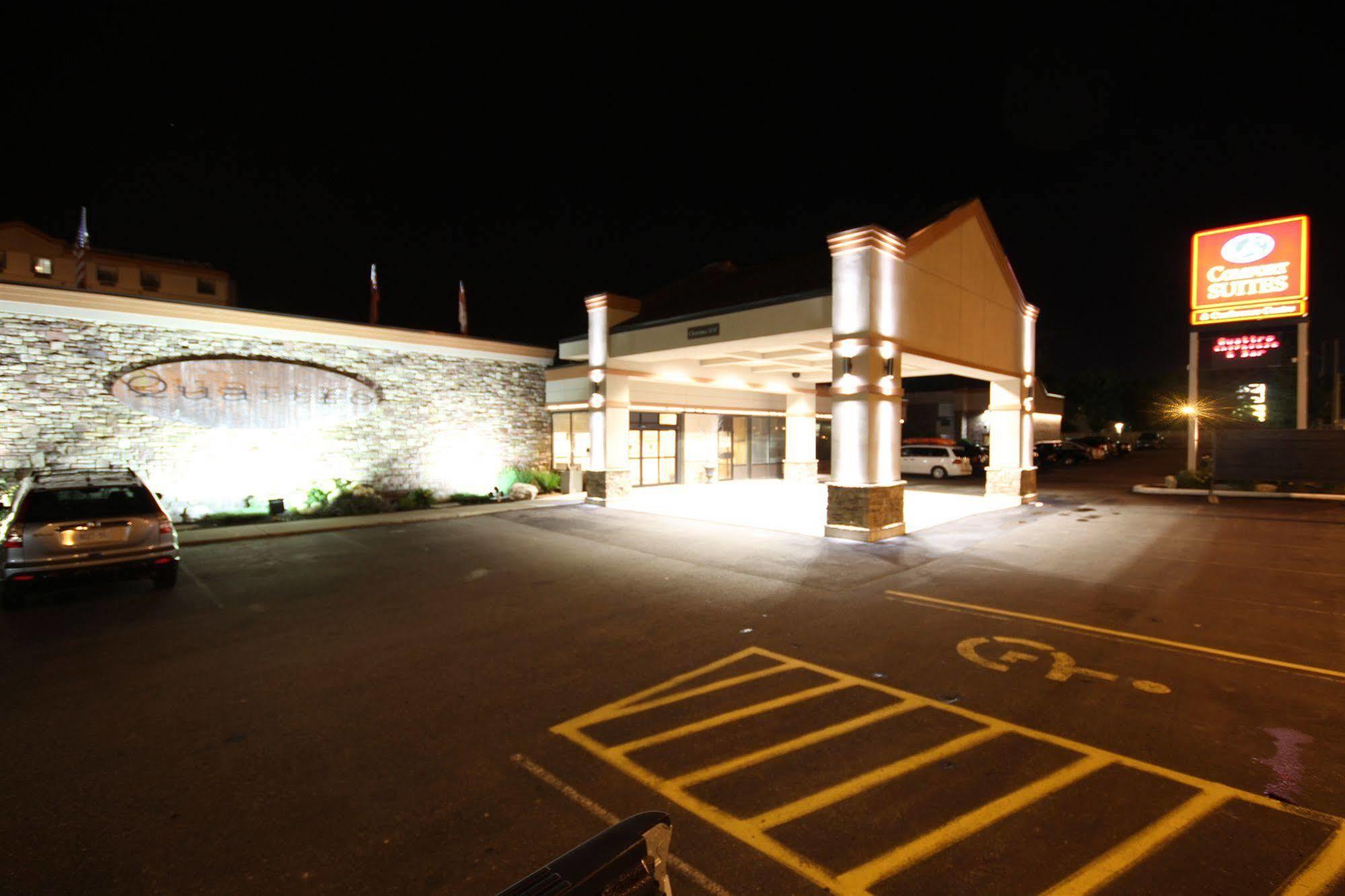 Quattro Hotel & Conf Centre, Ascend Hotel Collection Sault Ste. Marie Exterior photo